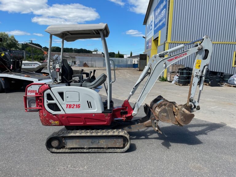 mns mini pelle hybride takeuchi TB 216 H